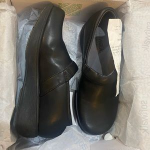 BRAND NEW!! Never worn Softwalk Clog Shoes! Comes with original box